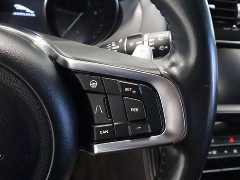 Used 2020 Jaguar F-PACE S image 17