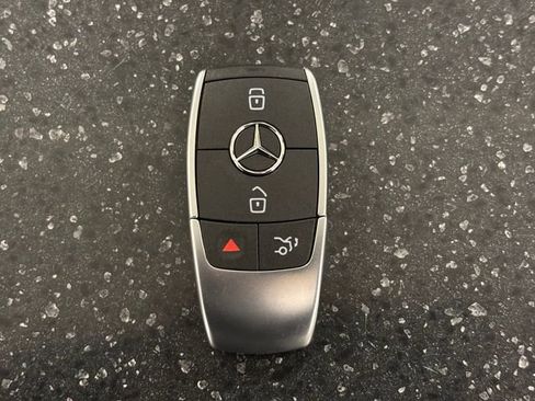 Certified 2025 Mercedes-Benz GLB 250 4MATIC image 68