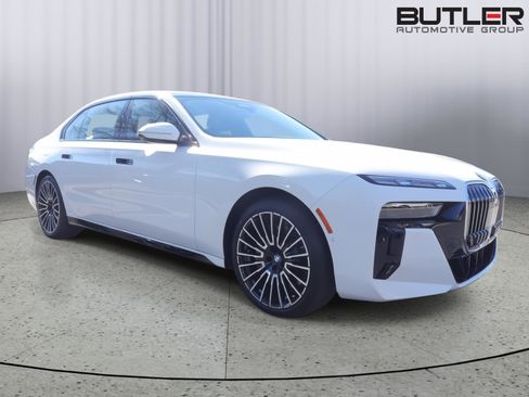 New 2026 BMW 760i xDrive w/ Executive Package AWD/4WD image 9