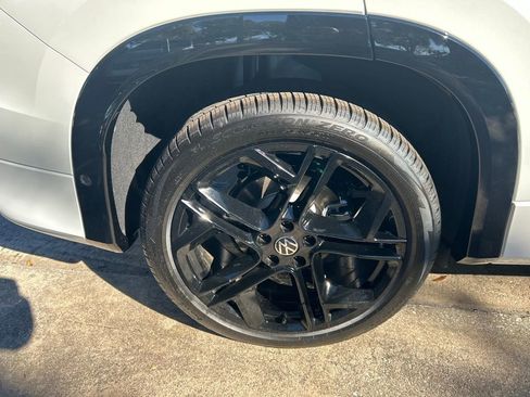 New 2026 Volkswagen Tiguan SE R-Line image 26