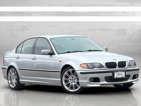 Used 2005 BMW 330i Sedan RWD image 2