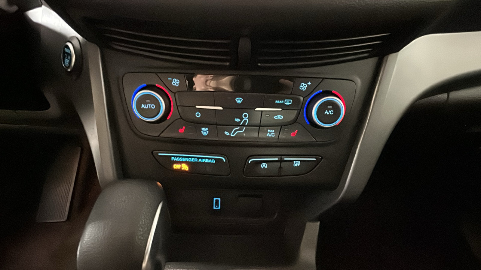 Used 2019 Ford Escape SE FWD image 26