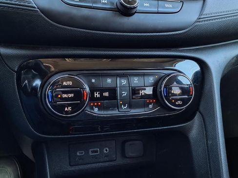 Certified 2023 Buick Encore GX Select image 11