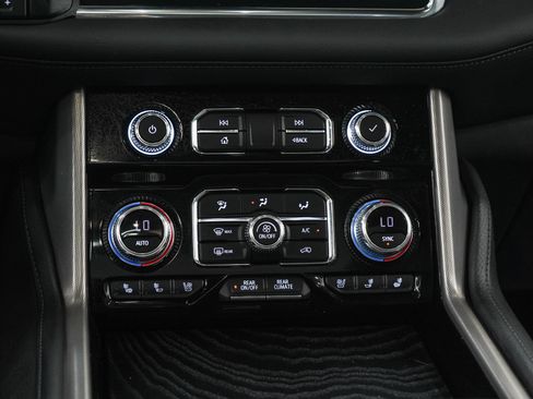 Used 2021 GMC Yukon Denali AWD/4WD image 22