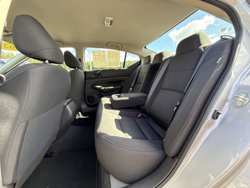 Used 2024 Nissan Altima 2.5 SV image 21