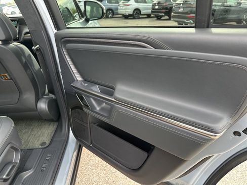 Used 2023 Rivian R1S Adventure image 26