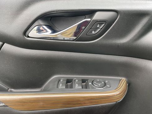 Used 2017 GMC Acadia SLE FWD image 10