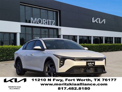 New 2025 Kia K4 LXS image 1