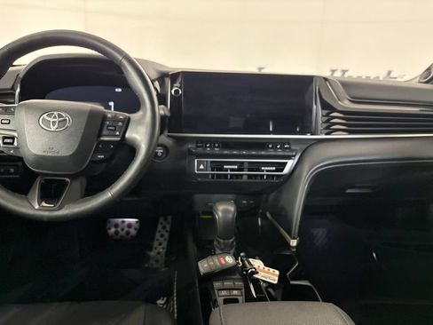 Used 2025 Toyota Camry XSE w/ Premium Plus Package AWD/4WD image 27