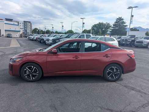 Used 2024 Nissan Sentra SV FWD image 8