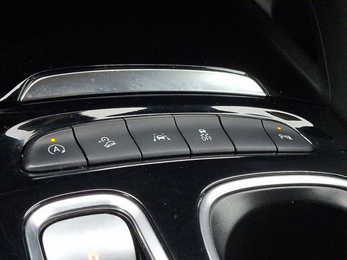 Used 2021 Buick Envision Essence image 25