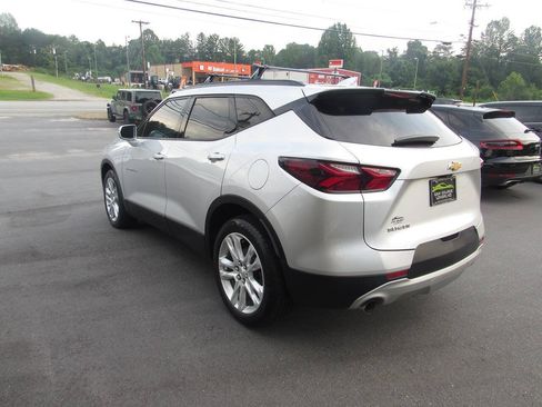 Used 2020 Chevrolet Blazer LT w/ Sound & Technology Package FWD image 6