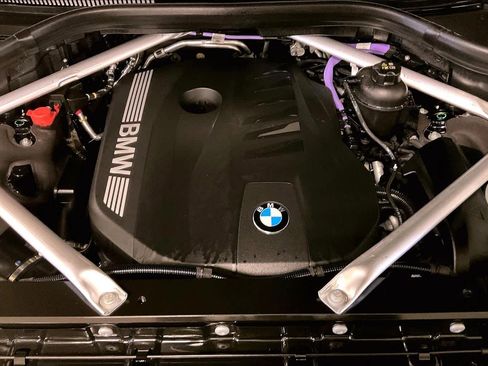 New 2026 BMW X7 xDrive40i w/ Executive Package image 17