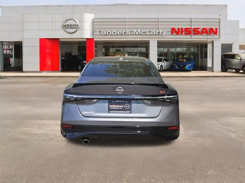 New 2026 Nissan Sentra SR w/ SR Premium Package FWD image 4