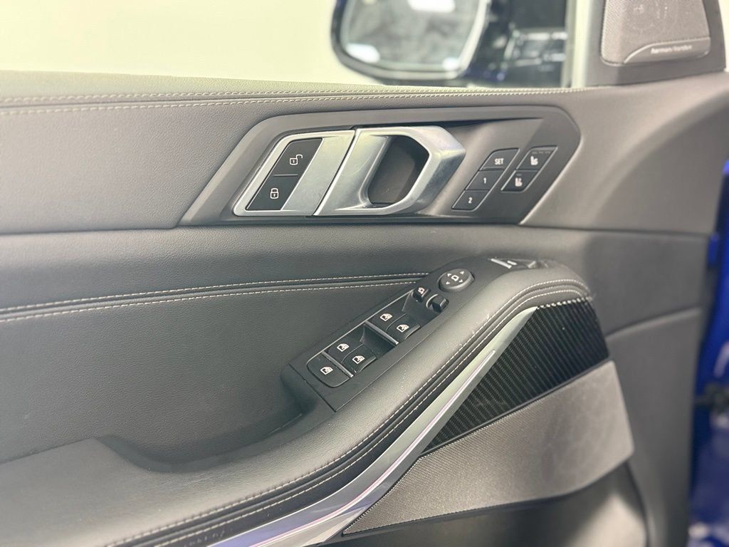 Used 2024 BMW X5 M60i AWD/4WD image 12