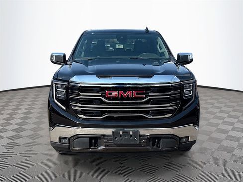 Used 2024 GMC Sierra 1500 SLT image 2