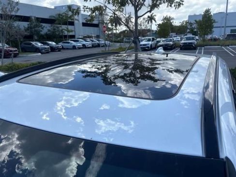 Used 2023 Volvo XC40 B5 Ultimate w/ Protection Package Premier image 4