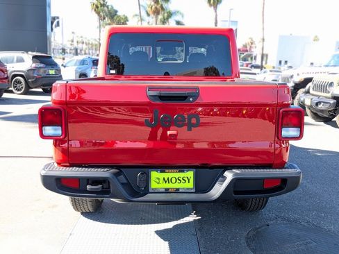 New 2026 Jeep Gladiator Sport image 4