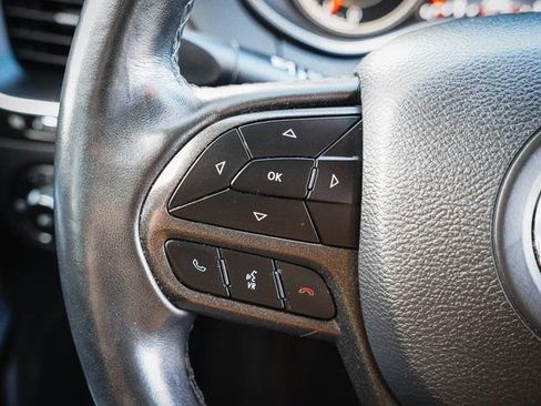 Used 2019 Jeep Cherokee Trailhawk w/ Cold Weather Group AWD/4WD image 19