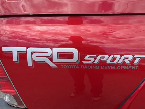 Used 2015 Toyota Tacoma 4x4 Double Cab w/ TRD Sport Package image 26