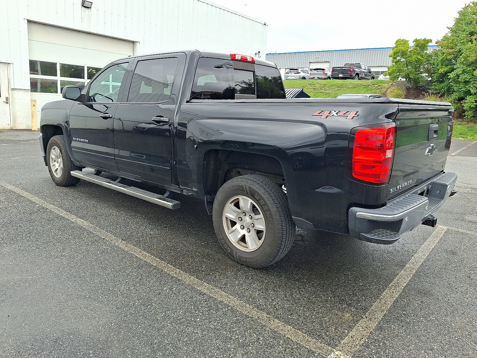 Used 2018 Chevrolet Silverado 1500 LT w/ All Star Edition AWD/4WD image 4