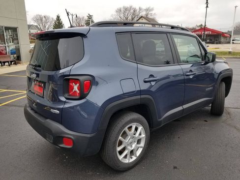 Certified 2022 Jeep Renegade Latitude w/ Convenience Group AWD/4WD image 7