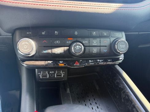 Used 2025 Dodge Durango R/T AWD/4WD image 19