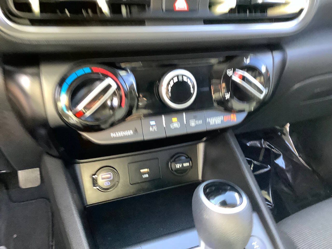 Used 2022 Hyundai Kona SEL AWD/4WD image 36