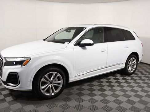 Used 2025 Audi Q7 2.0T Premium image 2