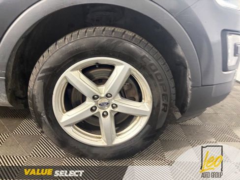 Used 2016 Ford Explorer XLT w/ Equipment Group 202A AWD/4WD image 24
