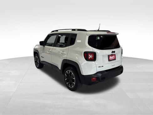 Used 2023 Jeep Renegade Latitude AWD/4WD image 3