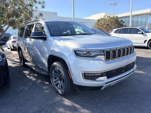Used 2024 Jeep Wagoneer L Series II w/ Flexible Seating Group AWD/4WD image 3