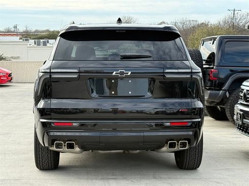 Used 2026 Chevrolet Traverse RS image 8
