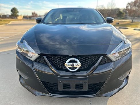 Used 2018 Nissan Maxima SR w/ Midnight Edition image 3