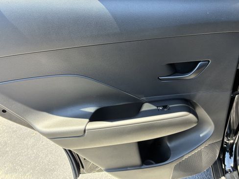 Used 2025 Hyundai Kona SEL FWD image 14
