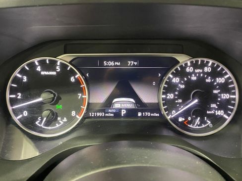 Used 2023 Nissan Rogue SV AWD/4WD image 17