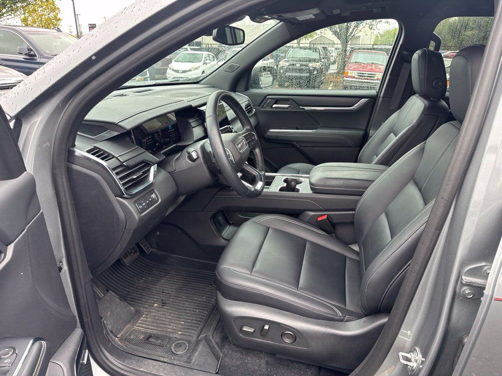 Used 2024 GMC Acadia Elevation w/ Luxury Package AWD/4WD image 9