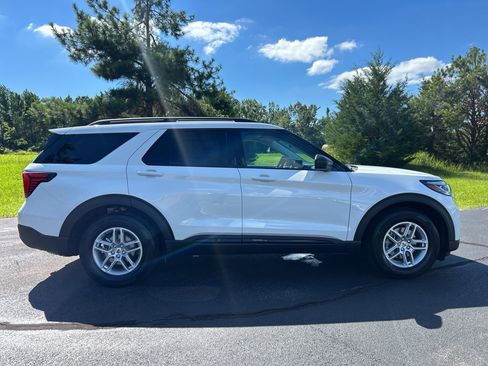 New 2026 Ford Explorer Active w/ Active Comfort Package RWD image 9
