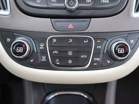 Used 2021 Chevrolet Malibu Premier image 13