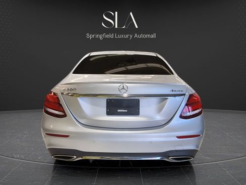 Used 2017 Mercedes-Benz E 300 4MATIC image 6