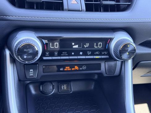 Certified 2025 Toyota RAV4 XLE AWD/4WD image 5