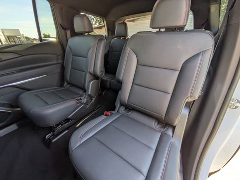 New 2026 Chevrolet Traverse Z71 AWD/4WD image 10