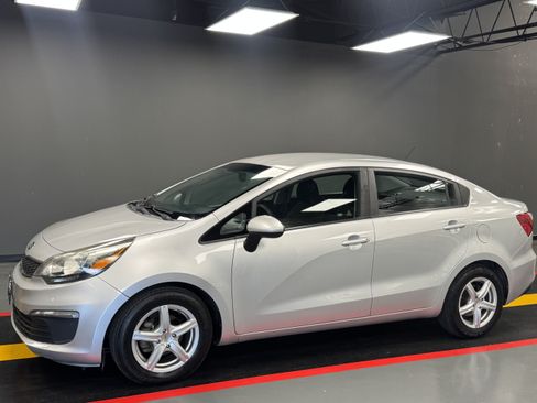 Used 2016 Kia Rio LX FWD image 2