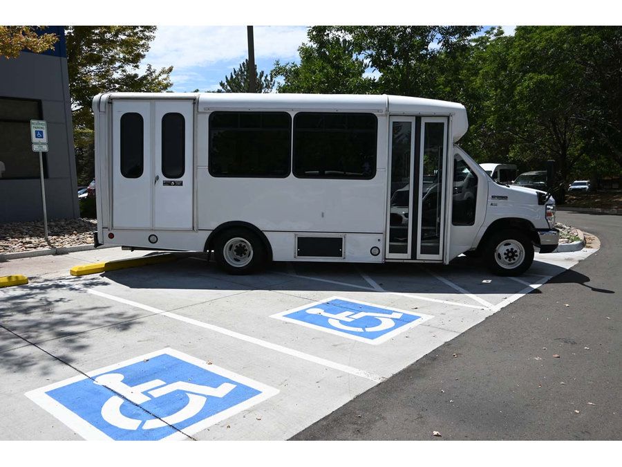 Used 2015 Ford E-350 and Econoline 350 Super Duty RWD image 5