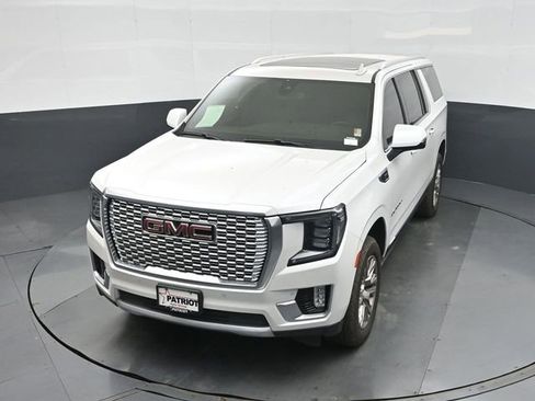 Used 2022 GMC Yukon XL Denali AWD/4WD image 36