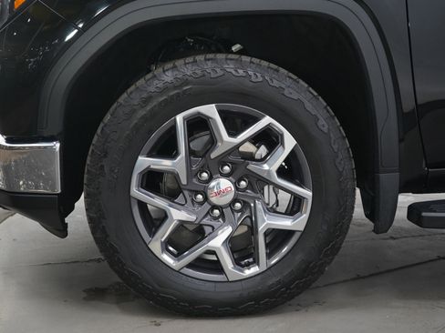 Used 2023 GMC Sierra 1500 SLT w/ SLT Premium Package image 28