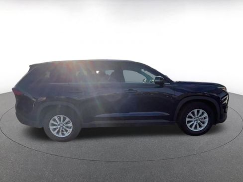 Used 2025 Toyota Grand Highlander LE image 16