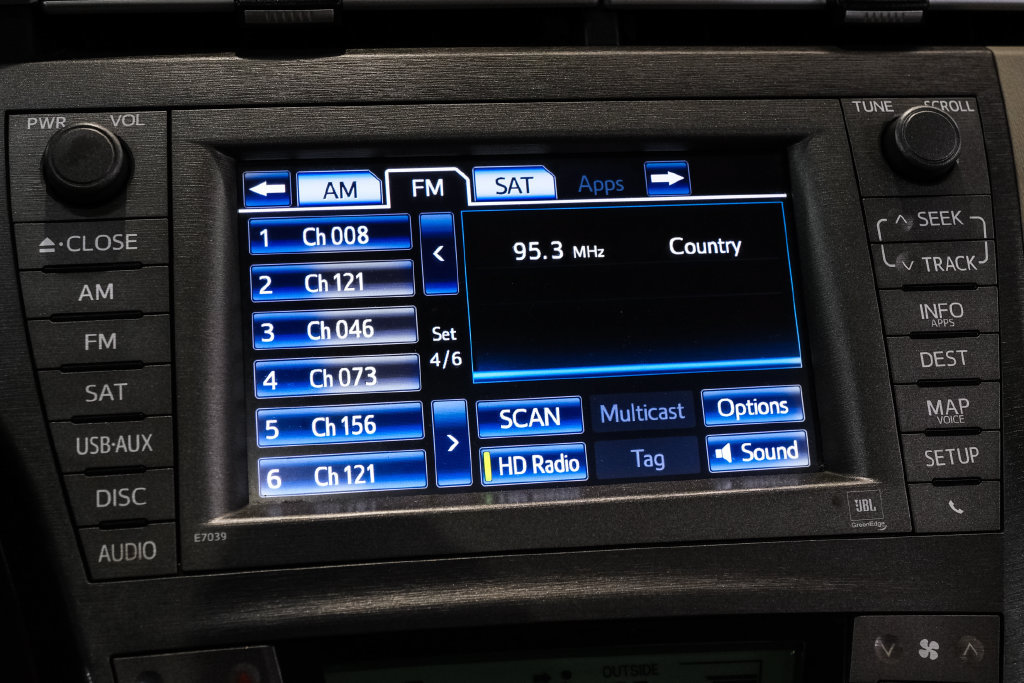 Used 2012 Toyota Prius Four w/ Deluxe Solar Roof Pkg FWD image 27