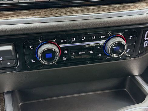 Used 2024 Chevrolet Silverado 1500 RST image 16