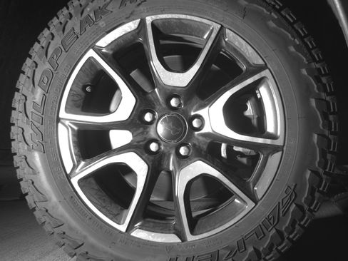 Used 2025 Jeep Compass Trailhawk image 13